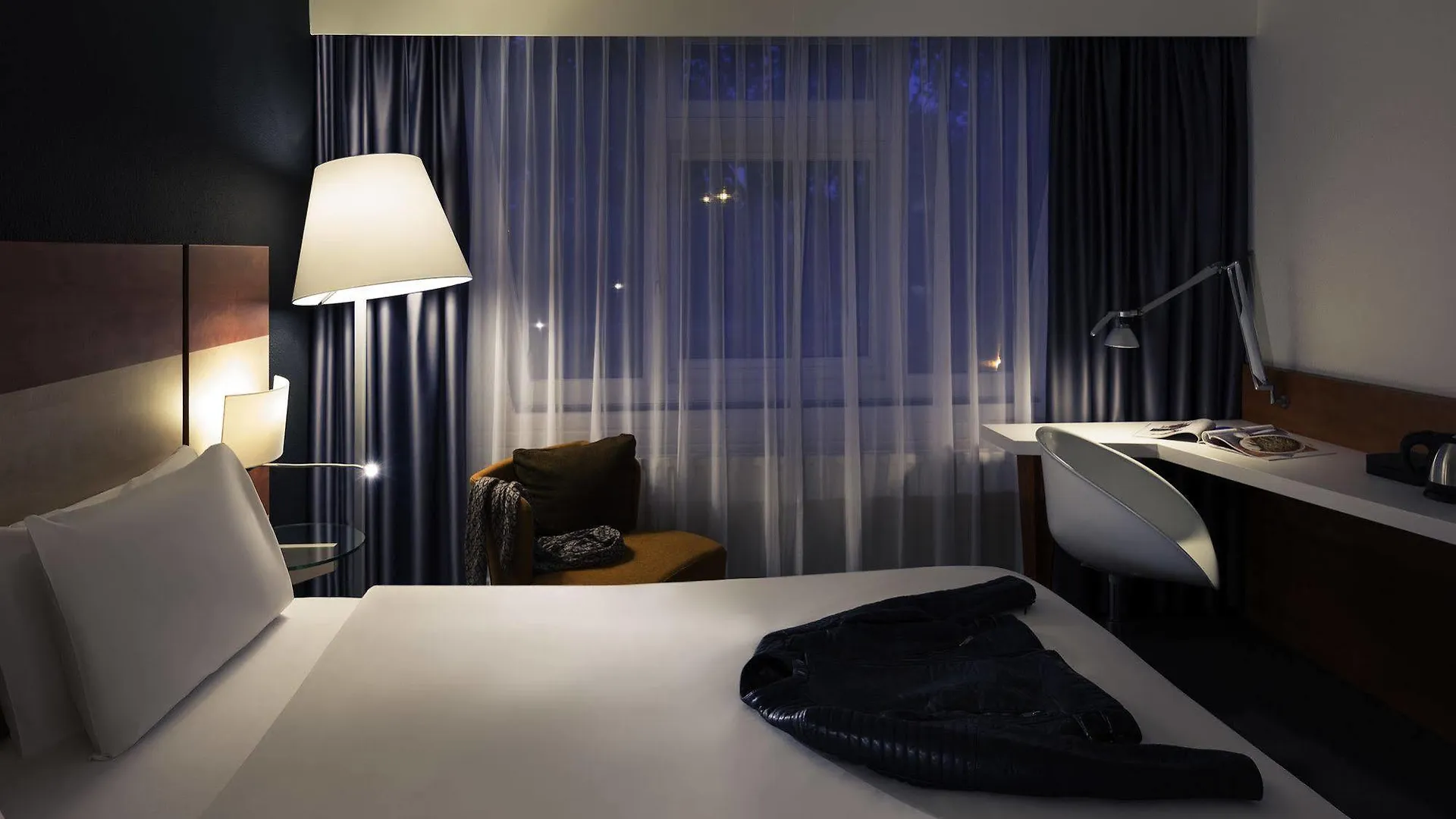 Mercure Hotel Amsterdam West 4*,  הולנד